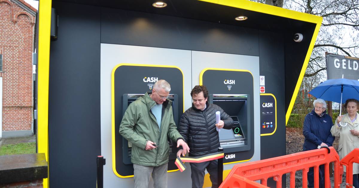 Nieuwe geldautomaat aan oud gemeentehuis Zaffelare treedt in werking