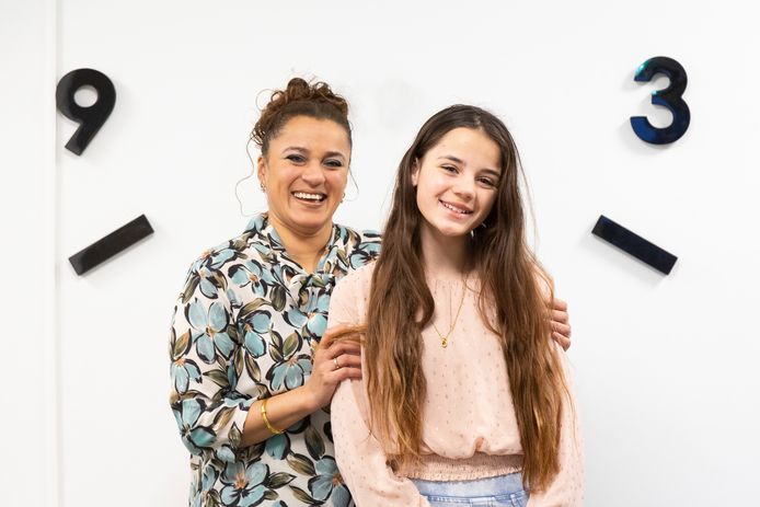 Monique van der Velden en dochter Dylana (12).