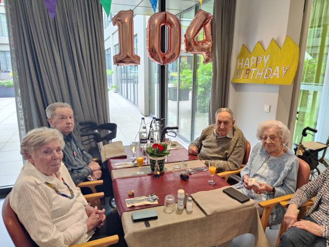 WZC Mayerhof viert 104de verjaardag van bewoonster Maria: dagelijks ritje op hometrainer om fit te blijven