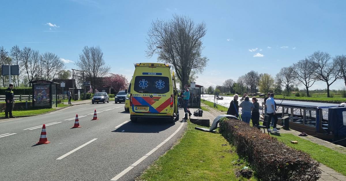 Veel motorongelukken: voetganger gewond na botsing Giethoorn, kop-staartbotsing in Hoog-Soeren.