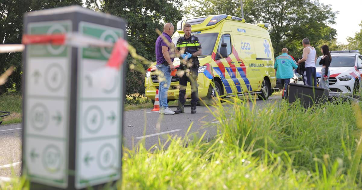 Bezorger op scooter zwaargewond na aanrijding met auto in Delfgauw
