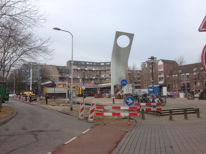 Sinds deze week wordt gewerkt aan de herinrichting van het Ivensplein.