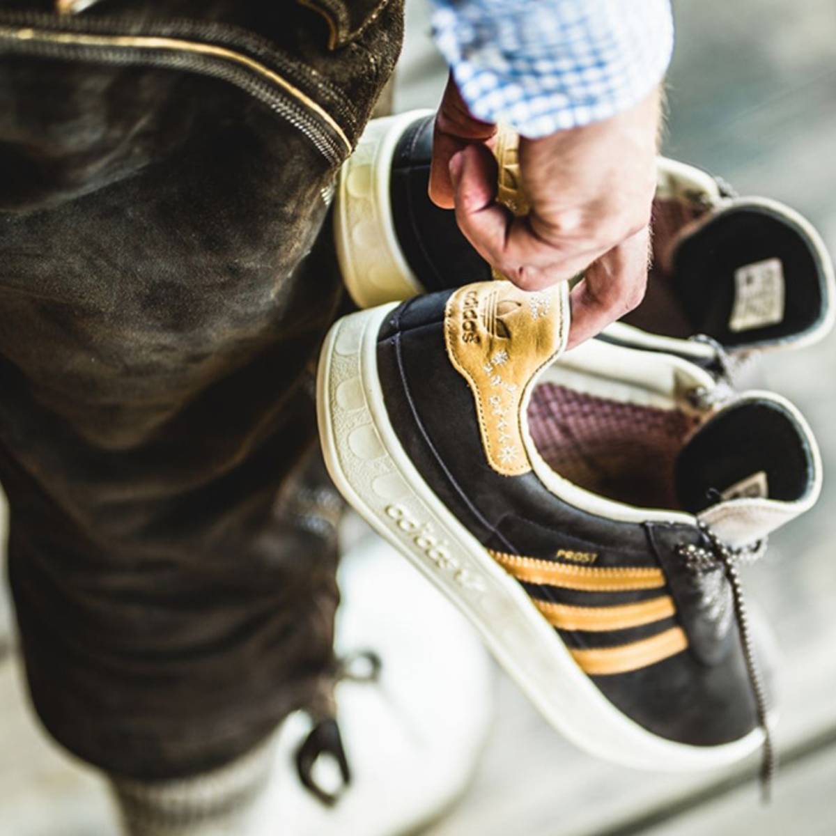 Sneakerfabrikant komt met bierbestendige sportschoenen Wonen AD
