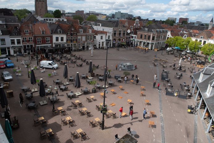Een proefopstelling van de terrassen op de Hof volgens de 1,5 meterinrichting.