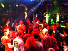 Herinneringen ophalen bij reünie discotheek The Warehouse: ‘Die periode was de mooiste uit mijn leven’