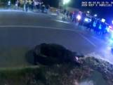 Bodycambeelden tonen hoe agent op alligator springt in Florida