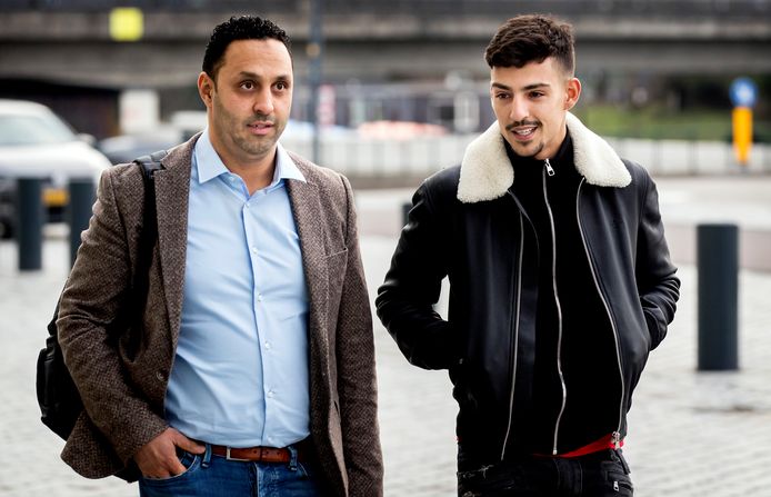 Sofiane Boussaadia (r), beter bekend als rapper Boef, wil verantwoordelijkheid nemen voor zijn snelheidsovertredingen uit 2016. "Als jonge jongen dacht ik niet na over de consequenties. Het was gewoon een beetje stoer doen", vertelt de 27-jarige rapper in het gerechtshof in Den Bosch.