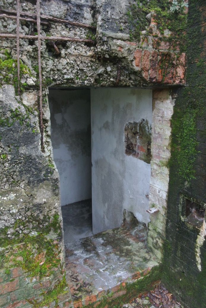De historische bunker D19 werd weer proper gemaakt door Luc.