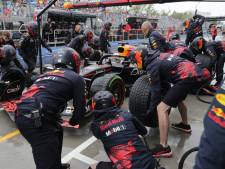 Spinnende Max Verstappen komt tijdens verregende vrije training niet verder dan negende tijd