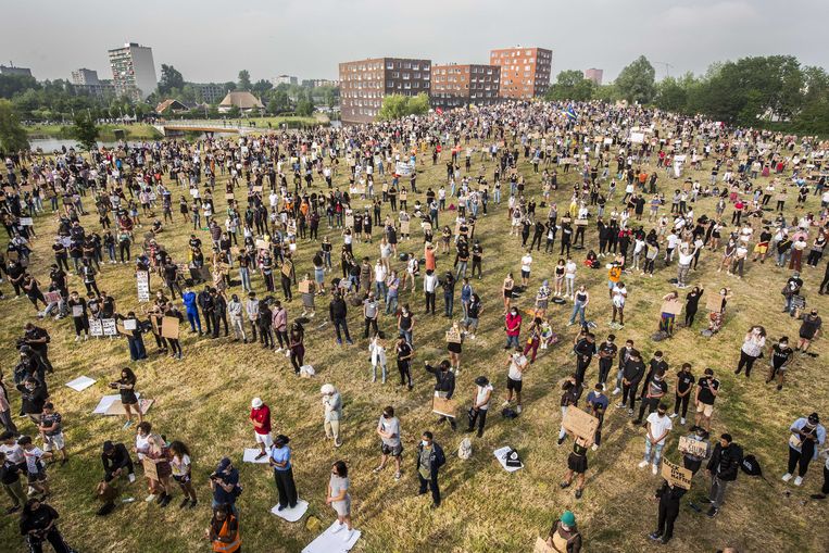 De demonstratie in het  Rengerspark in Leeuwarden. Beeld ANP