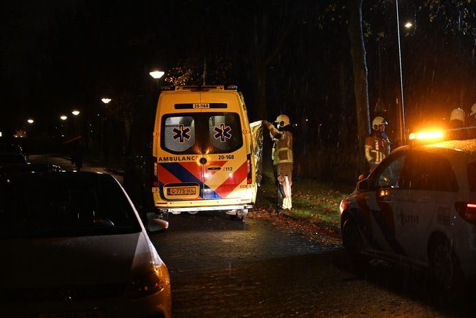 Een man raakte vrijdagavond te water in Prinsenbeek.