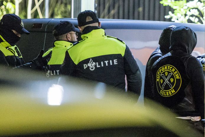 De politie trof begin december in het pand van Satudarah in Geleen wapens, drugs en geld aan.