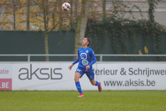 Rania Boutiebi, de voorbije speeldagen meestal vaste waarde op de Gentse linkerflank, kent het belang van de match bij Charleroi.