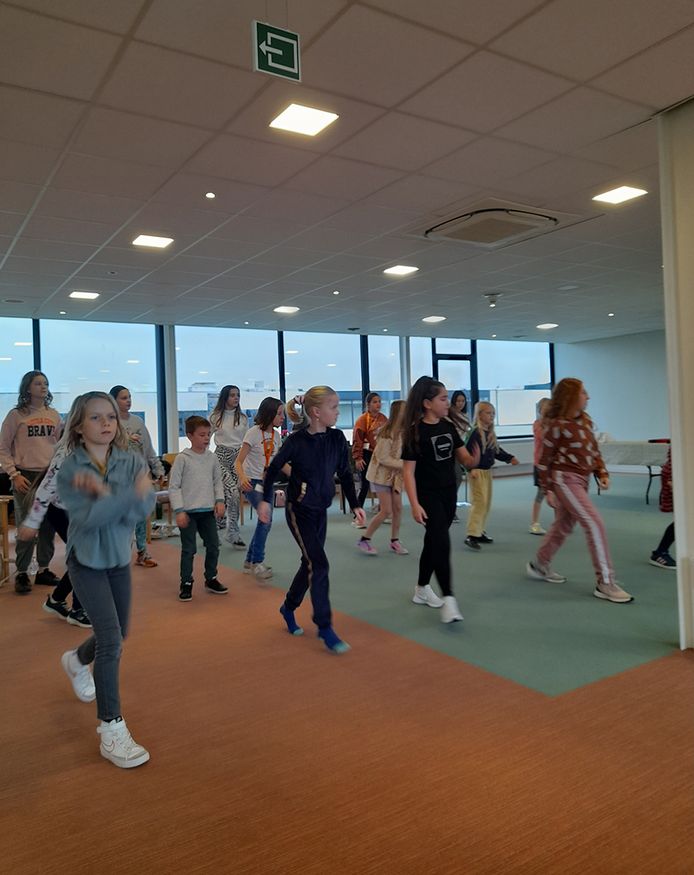 Repetitie van de kerstmusical ‘Kerstman Harry en de elfen redden Kerstmis’.