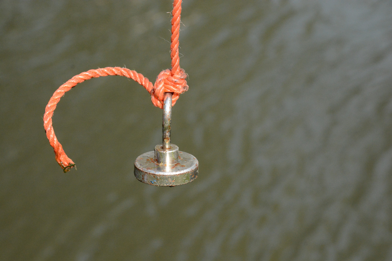 Gemeente gaat magneetvissen verbieden in Fort