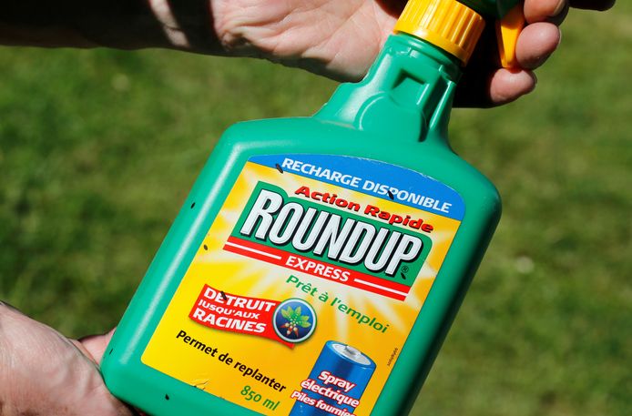 Onkruidbestrijder Roundup, met glyfosaat als werkzame stof, staat al jarenlang ter discussie.