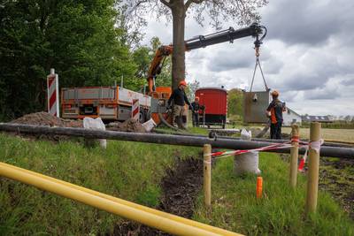 Hellup, de bouw verzuipt! Waterpompen niet aan te slepen door extreem hoge grondwaterstand