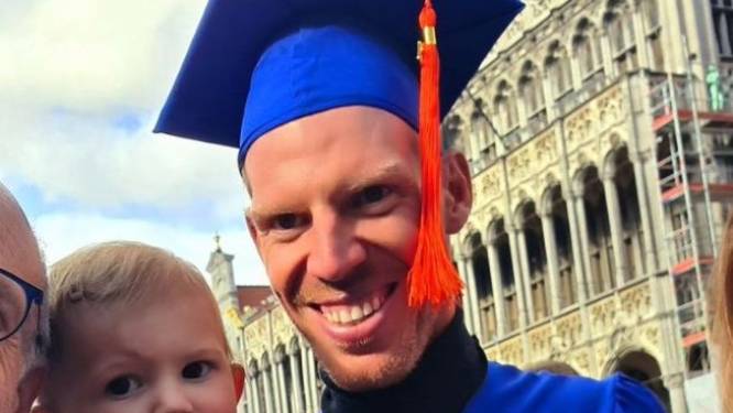Zoveel meer dan een meesterhelper: Tim Declerq behaalt universitair diploma