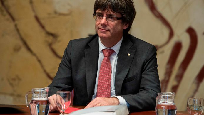 Rajoy verwijt de Catalaanse leider Carles Puigdemont dat hij geen dialoog wil voeren.