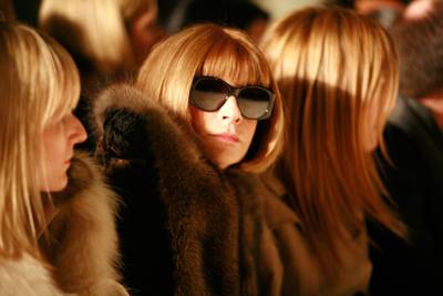 Modekoningin Anna Wintour, altijd een zonnebril en hetzelfde kapsel
sinds haar 14de