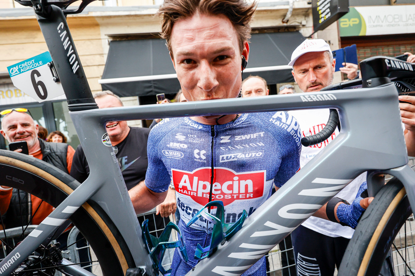 “Doping voor het haar” Mathieu van der Poel wint en wast er zijn kruin mee, maar wat is Alpecin
