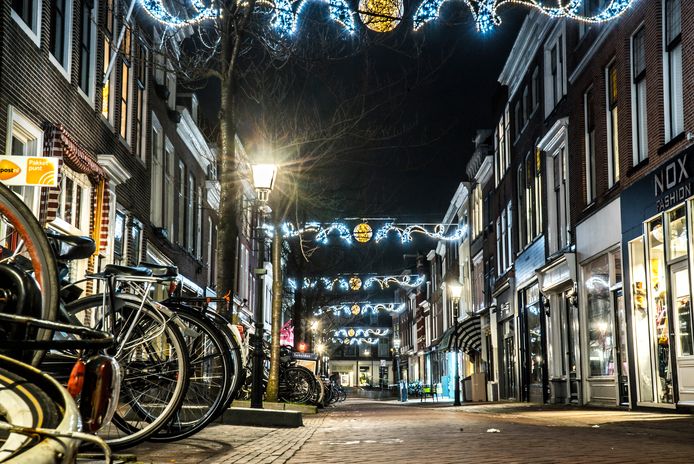 Delftenaren Zijn Het Zat Avondklok Kan Niet Snel Genoeg Van Tafel Delft Ad Nl