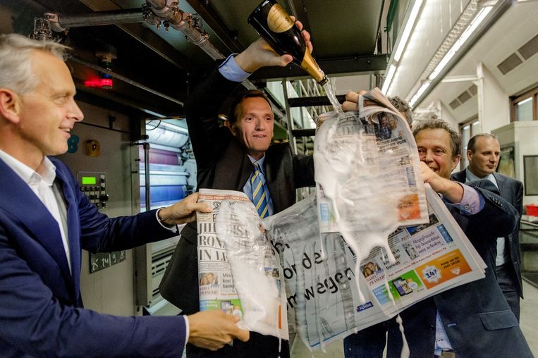Van het grote krantenformaat naar het compacte tabloid. Beeld ANP