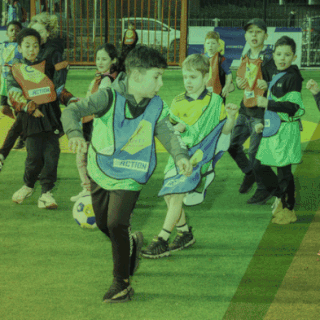 Patrick Kluivert opens Cruyff Court in his old neighborhood: ‘When I was young we didn't have such a nice pitch’