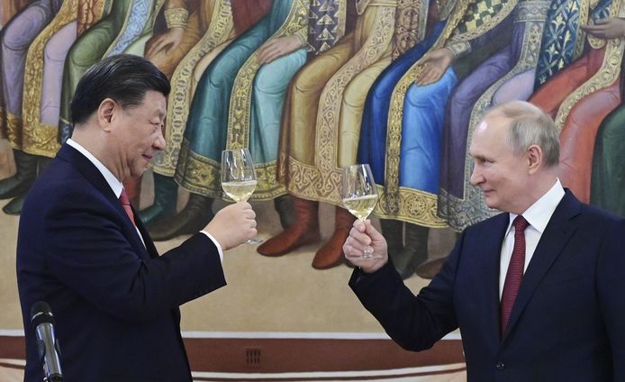 Xi Jinping en Vladimir Poetin proosten tijdens de driedaagse bijeenkomst deze week.
