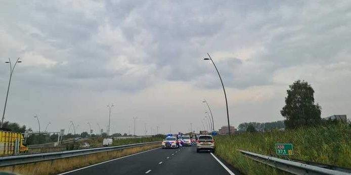 Een ontvoering van een vrouw die woensdag startte in Essen (België) is uiteindelijk na een achtervolging door Brabant geëindigd op de A50 in de buurt van de Ikea bij Son.