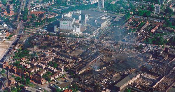 Oud Eigenaar S E Fireworks Is Gebroken Man Sinds Vuurwerkramp Tegen Leugenaars Valt Niet Te Vechten Enschede Tubantia Nl