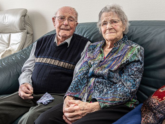Johan Thalen en zijn vrouw Annie Thalen-Zoer, 75 jaar getrouwd.