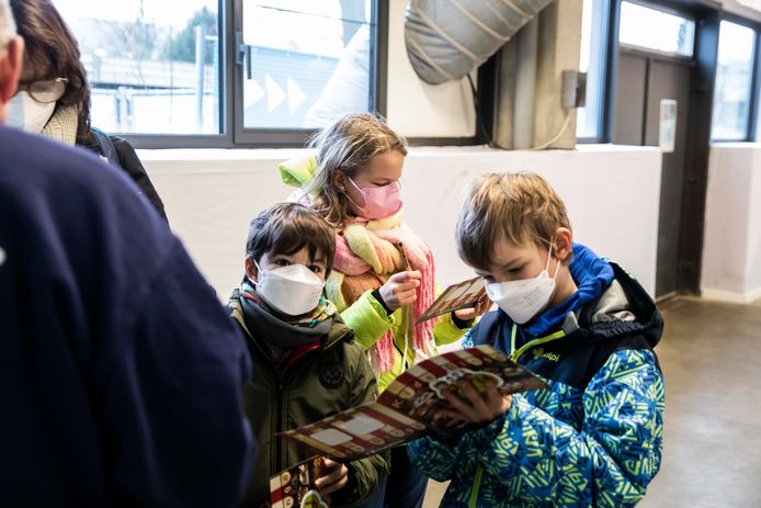 Eerste kindervaccinaties in ELZ Noord-Limburg, Peer. 
Mama Martine met haar kinderen Ruben, Jens en Lisa.