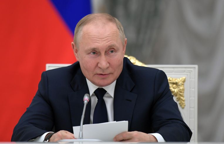 Putin dalam pidatonya di parlemen Rusia pada Kamis malam.  foto ANP/EPA