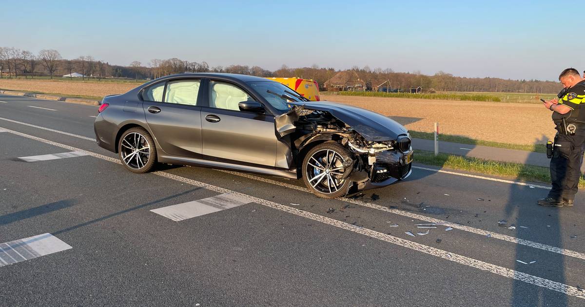 Botsing op N348 zorgt voor grote file tussen Deventer en Zutphen.