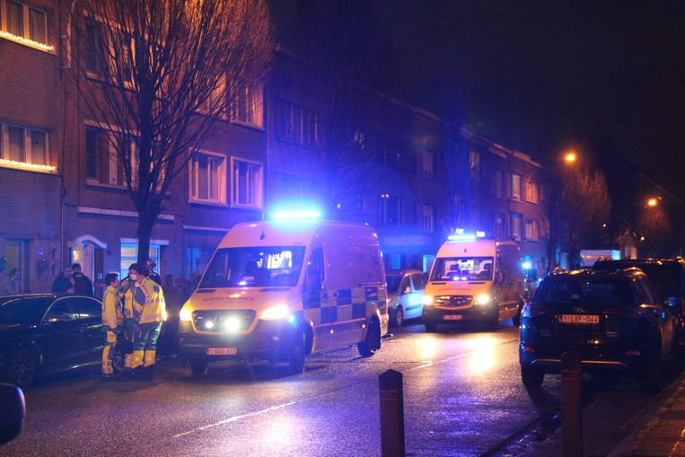 In Merksem is een 11-jarig kind om het leven gekomen bij een schietpartij in de Nieuwdreef. Beeld Marc De Roeck
