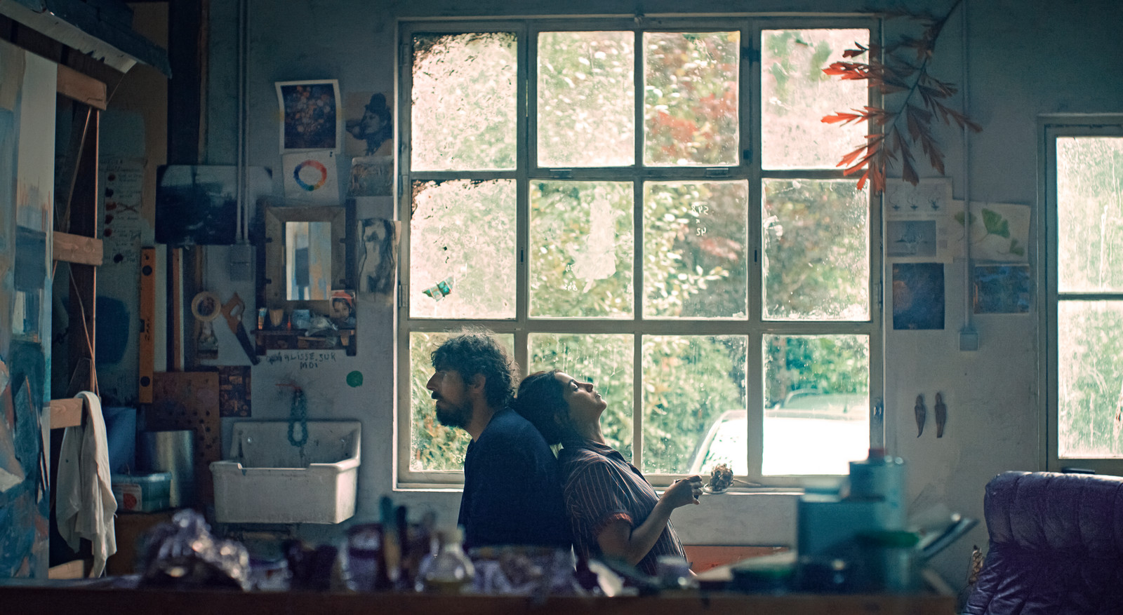Leïla Bekhti en Damien Bonnard spelen een koppel dat gebaseerd is op de ouders van Lafosse.   Beeld rv