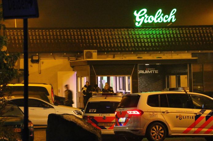 Bij het schietincident in een zalencentrum in Beckum vielen twee gewonden.