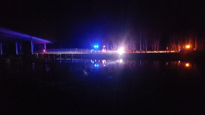 Hulpdiensten bij het Noord Willemskanaal waar de 3-jarige Sven uit Utrecht verdronk.