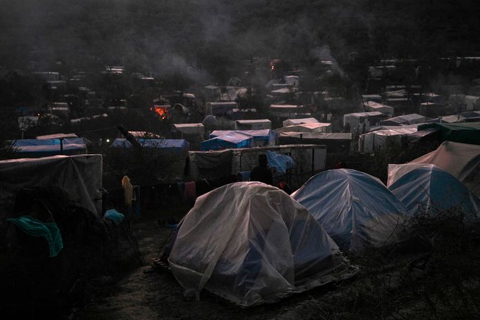 Een provisoir kamp opgezet naast het officiële vluchtelingenkamp Moria op het Griekse eiland Lesbos.