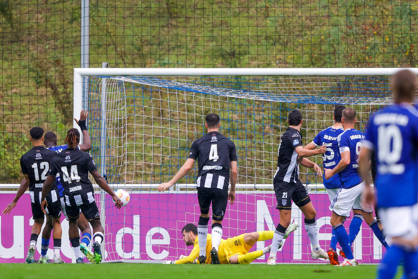 Dubbele beenbreuk voor Heracles-talent Diego van Oorschot (18): ‘Wat