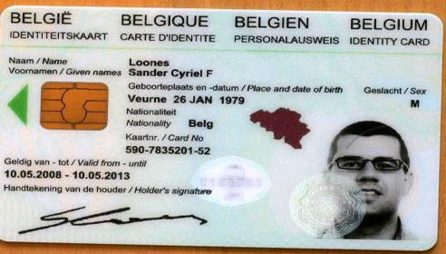 Les Belges De L Etranger Recoivent Les Premieres Cartes D Identite Electroniques Belgique 7sur7 Be