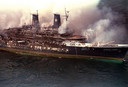 De verwoestende brand op de Achille Lauro, voor de kust van Somalië in 1994.