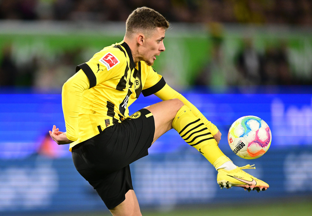 dortmund-et-thorgan-hazard-s-inclinent-dans-le-duel-des-borrusia