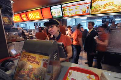 Russen kunnen niet meer naar McDonald’s, 62.000 werknemers worden wel doorbetaald