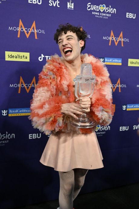 Zwitserland levert eerste non-binaire winnaar ooit, Nemo ook bij vier hoogste songfestivalscores