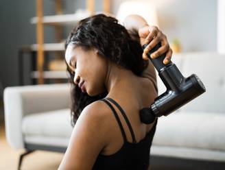 Dé fitnesshype van het moment: daarom zweren sporters massaal bij een massage gun