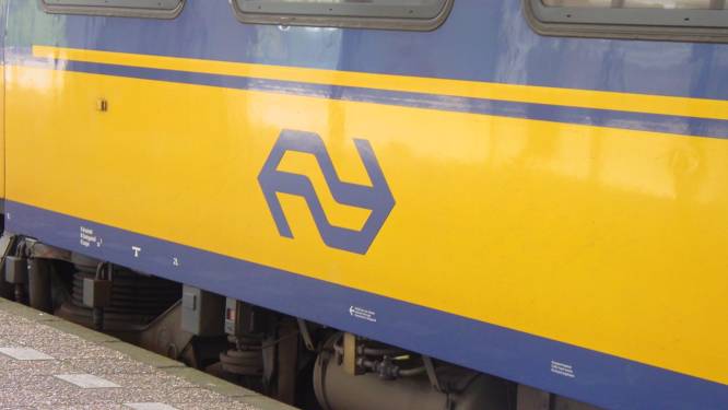 Reizigers zitten meer dan een uur vast in gestrande trein bij Zevenbergschen Hoek