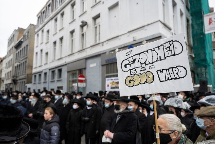 De Joodse gemeenschap droeg borden met een niet mis te verstane boodschap.