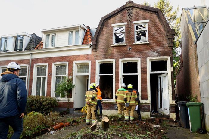 Les services d'urgence du bâtiment touché à Vught.